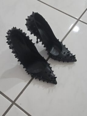 Alexander McQueen Black Spiked Pointed-Toe Stilettos
